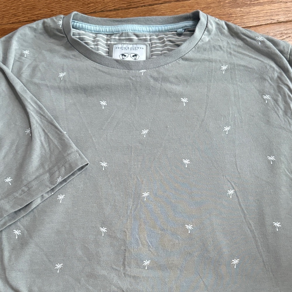 Denim & Flower Light Gray Palm Print Tee